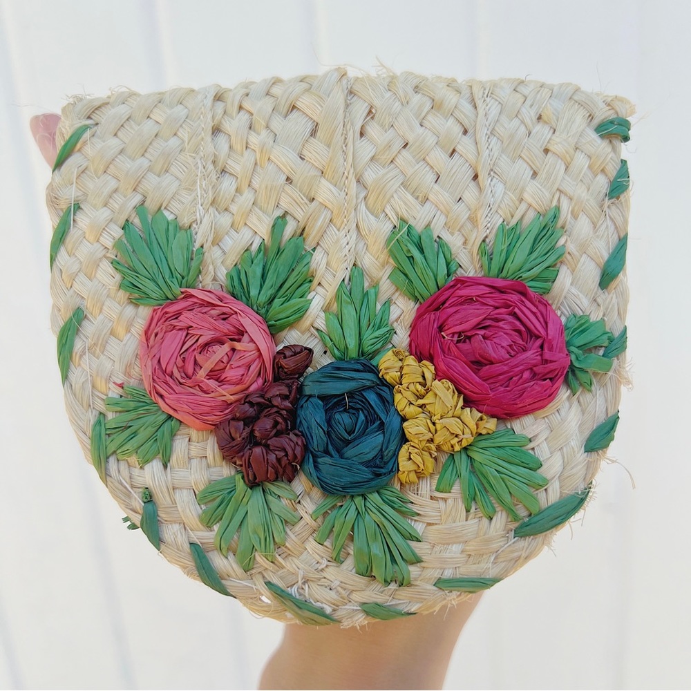 vintage floral woven straw clutch
